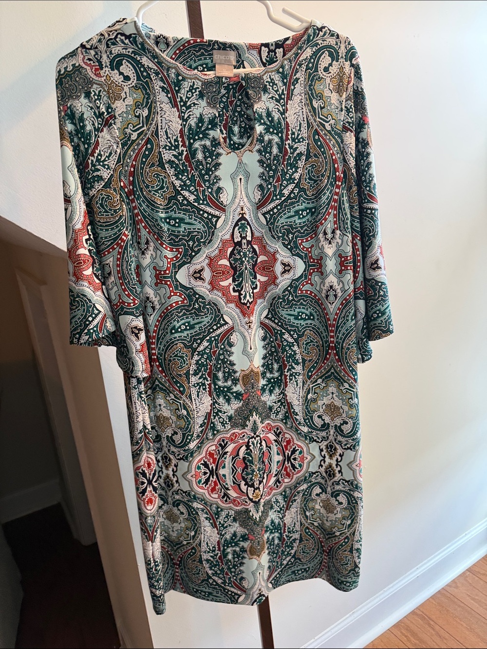 Chico’s Paisley Print Green and Red Women’s Shift Dress